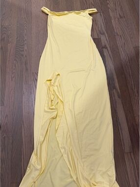Momyknows Maternity Yellow Maxi Dress Size Small Off Shoulder Side Slit